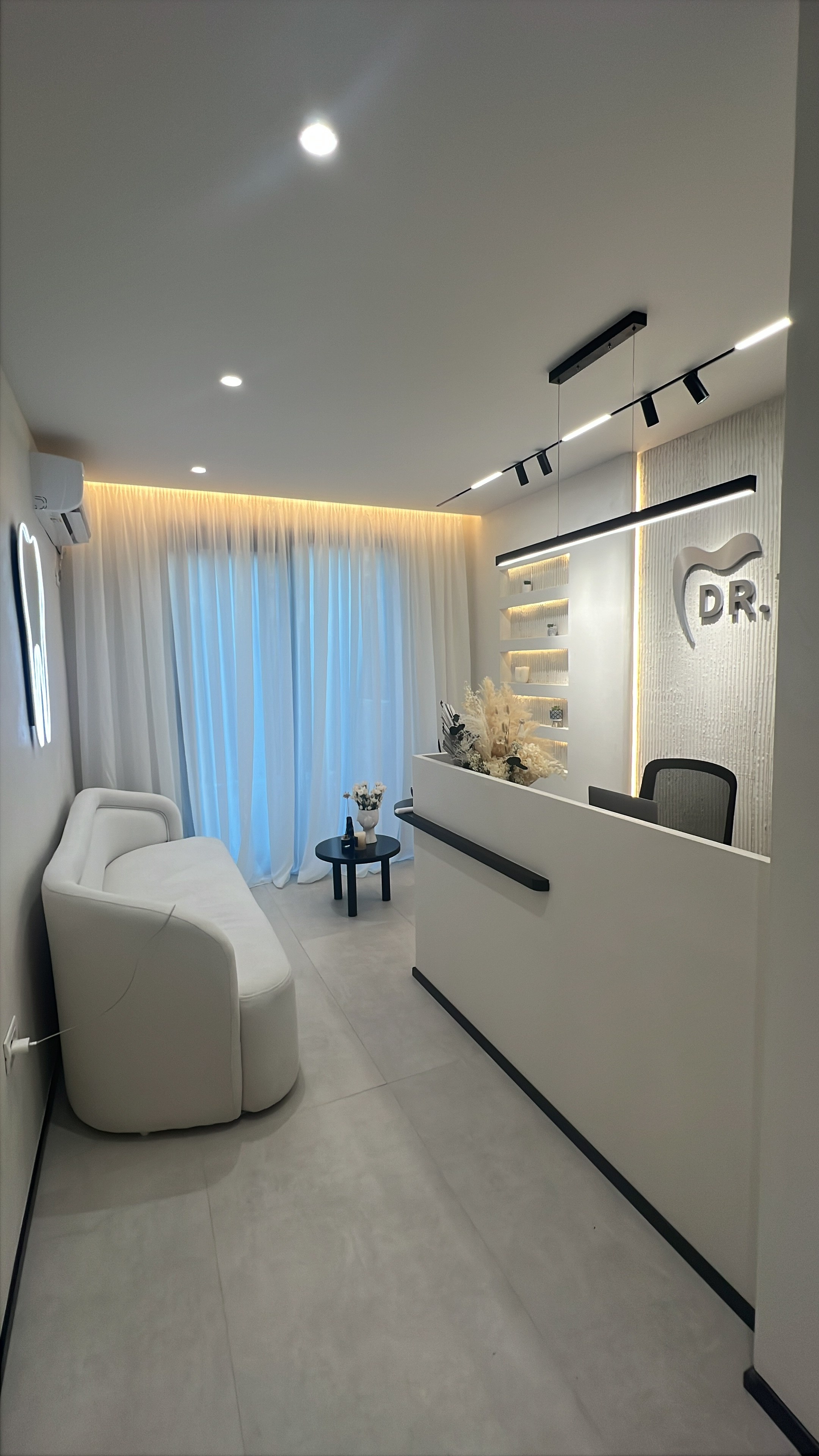 Modern DR. TEETH clinic interior